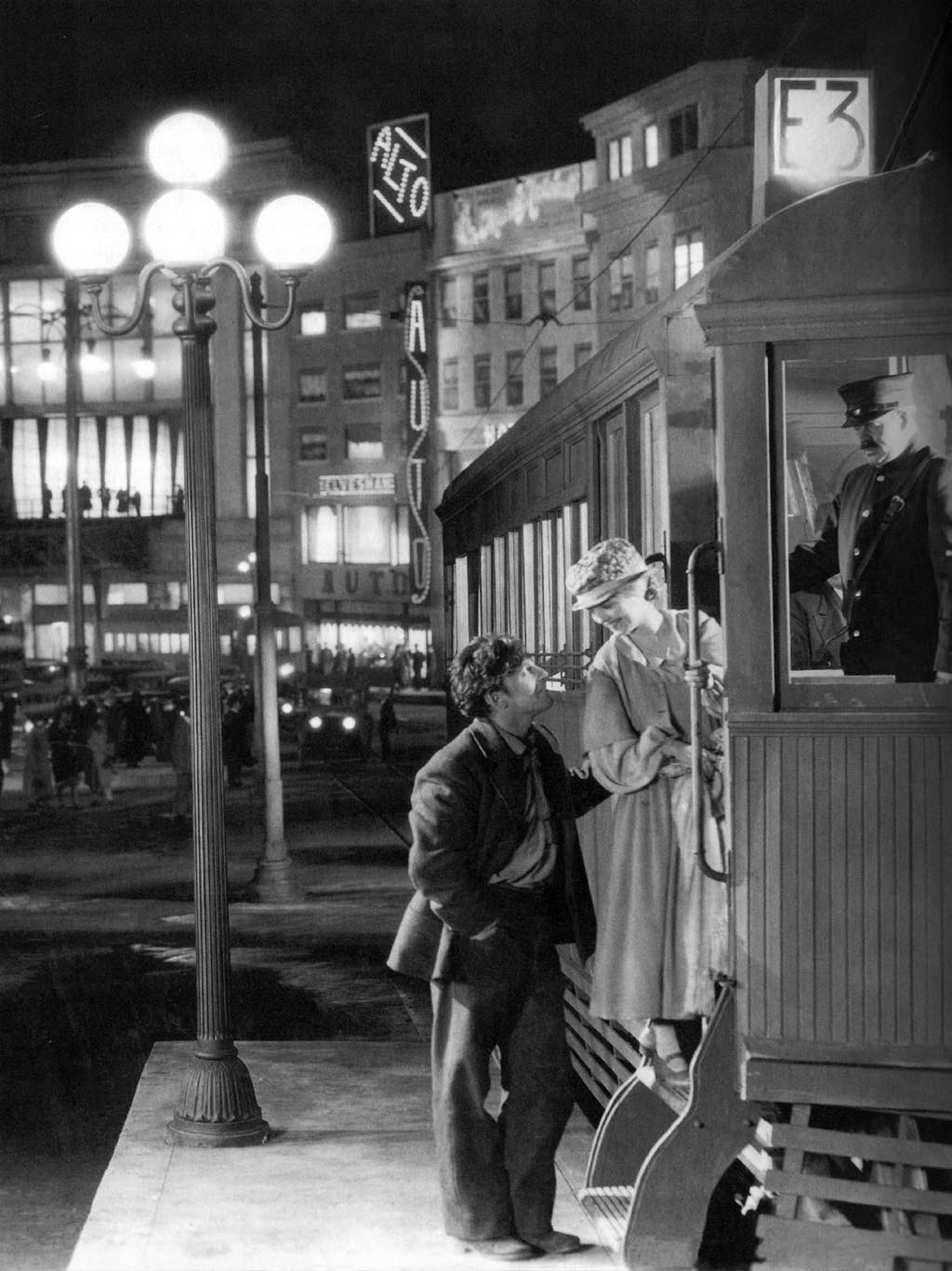 George O'Brien and Janet Gaynor in Sunrise