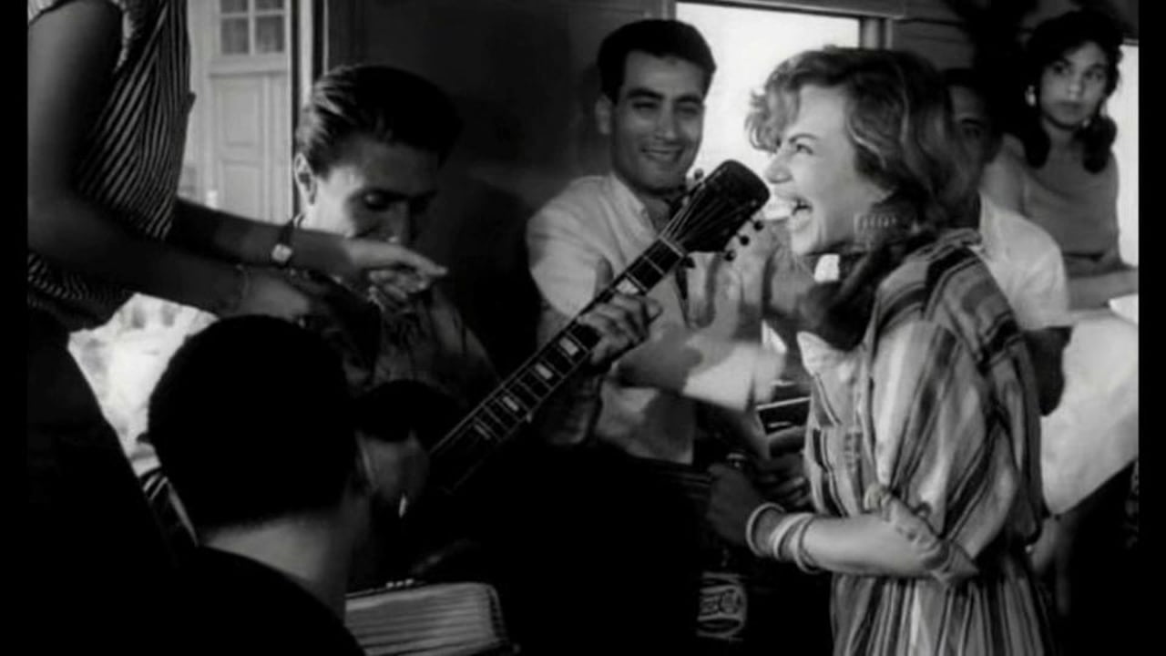Hend Rostom dancing in Cairo Station Hend Rostom dancing in Cairo Station