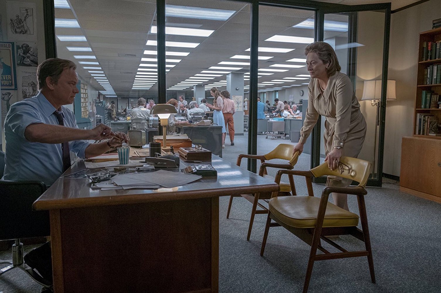 Tom Hanks and Meryl Streep in office in Steven Spielberg's The Post