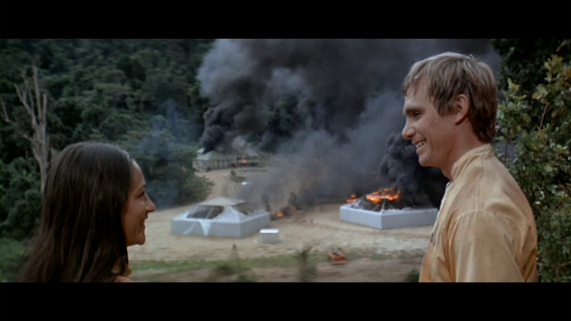 Olivia Hussey and Steve Railsback in Turkey Shoot